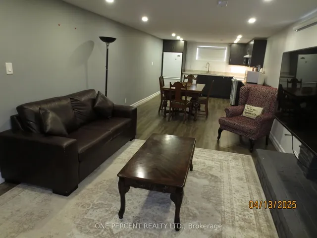 Additional image 35 of 39 Decarie Circ