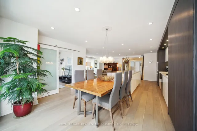 Additional image 35 of 480 Queens Quay Unit 601