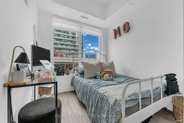 Additional image 10 of 108 Peter St Unit 727