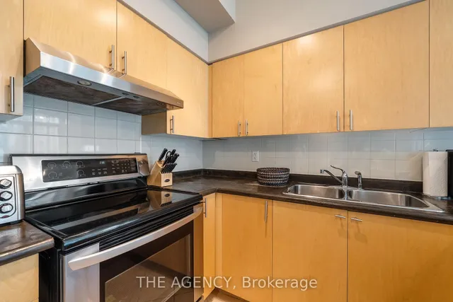 Additional image 10 of 231 Fort York Blvd Unit 2011