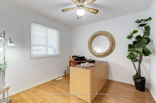 Additional image 19 of 137 Claudette Gate