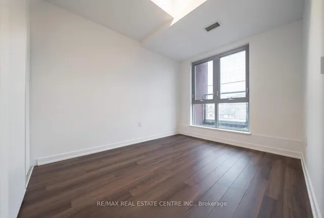 Additional image 12 of 2433 Dufferin St Unit 311