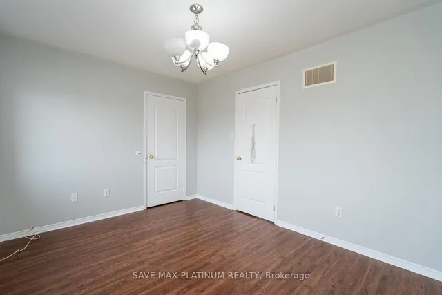 Additional image 30 of 98 Crown Victoria Dr