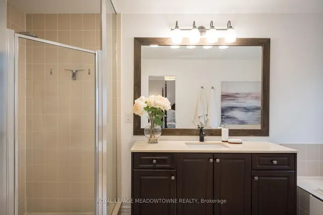 Additional image 34 of 476 Laundon Terr