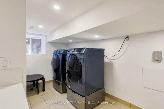 Additional image 48 of 17 Melbourne Ave