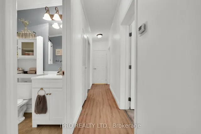 Additional image 21 of 23 MacPherson Cres