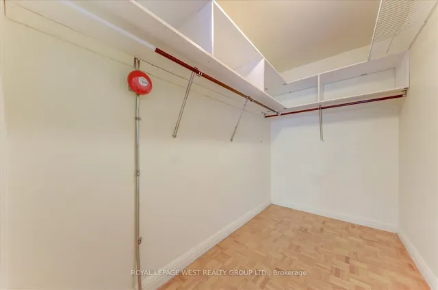 Additional image 9 of 3900 Yonge St Unit 909