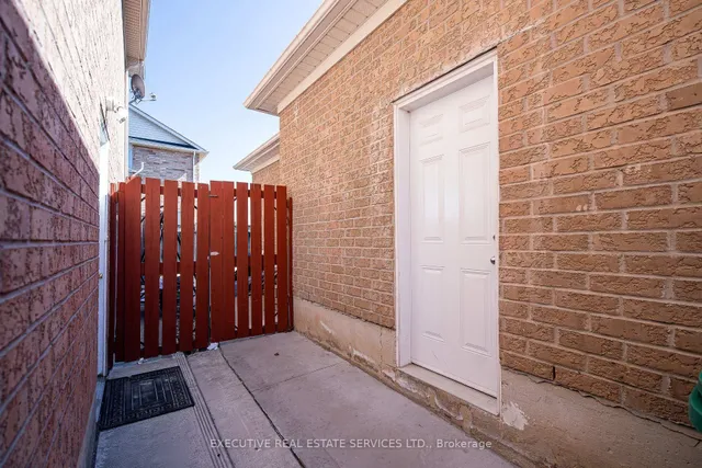 Additional image 27 of 3 Deforest Dr