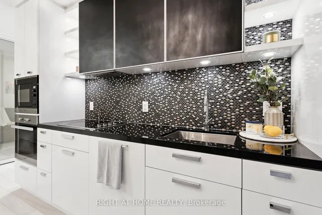 Additional image 7 of 32 Davenport Rd Unit 311