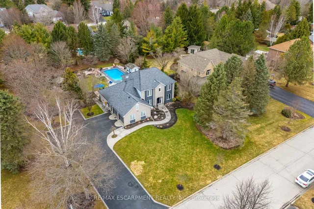 27 Gladiola Dr