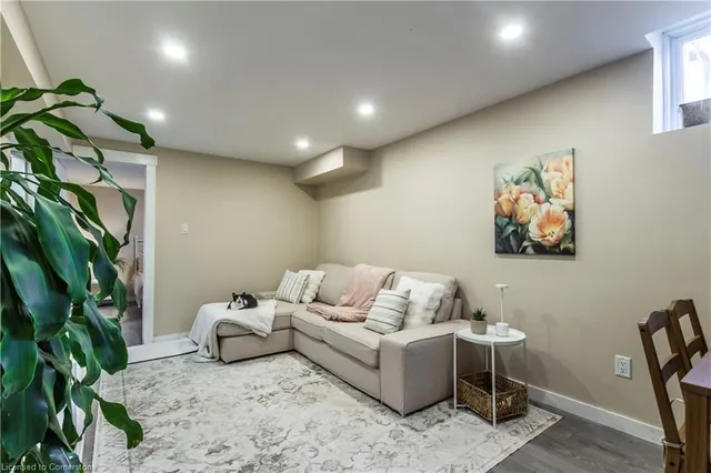 Additional image 34 of 112 Wexford Cres