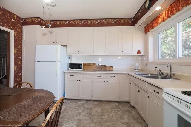 Additional image 18 of 14 Secord Ave