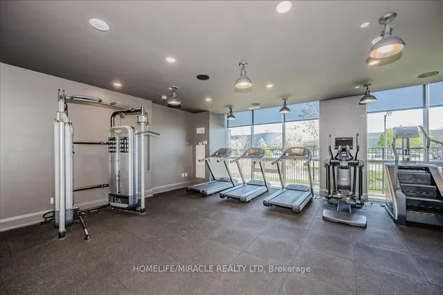 Additional image 39 of 1050 Main St Unit 819