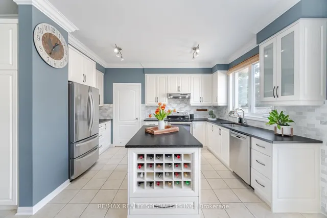 Additional image 15 of 1660 Dempsey Cres