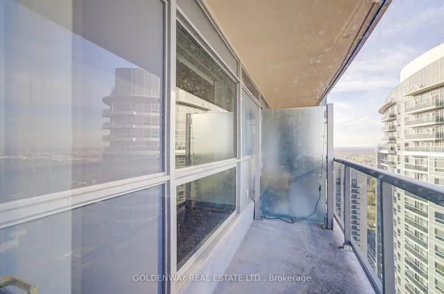 Additional image 31 of 125 Village Green Sq Unit 3701