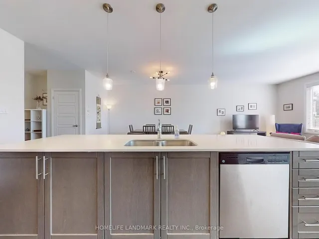 Additional image 10 of 813 Banks Cres