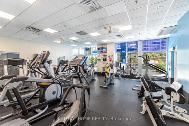 Additional image 40 of 77 Harbour Sq Unit 1812
