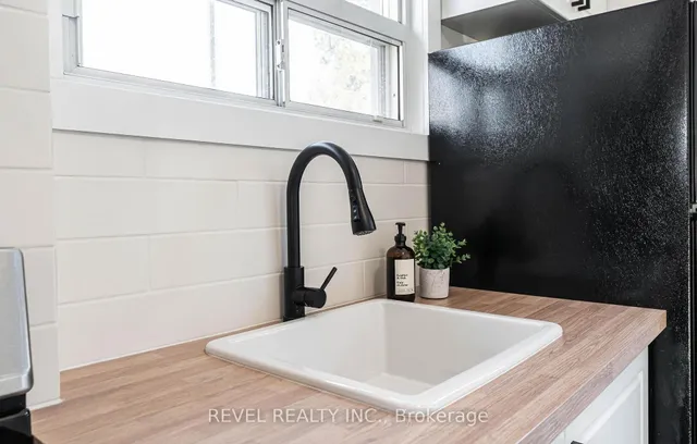 Additional image 6 of 64 Barons Ave