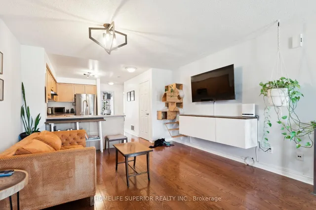 Additional image 12 of 122 Strachan Ave Unit 1