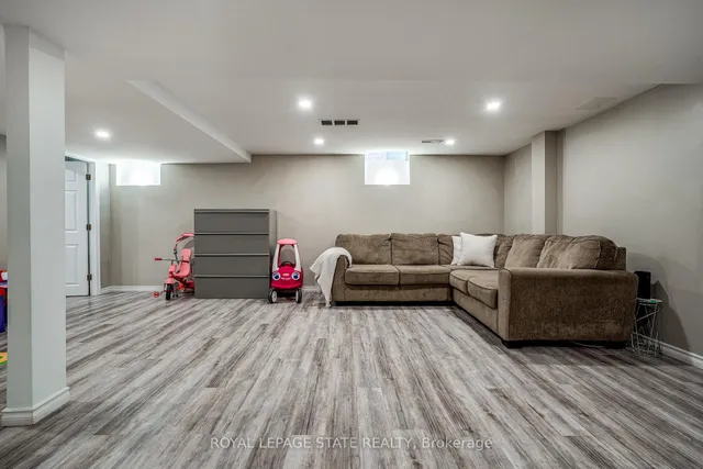 Additional image 37 of 19 Claudette Gate