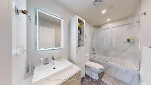 Additional image 22 of 111 Bathurst St Unit 314