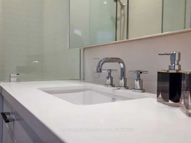 Additional image 32 of 31 Webster Ave