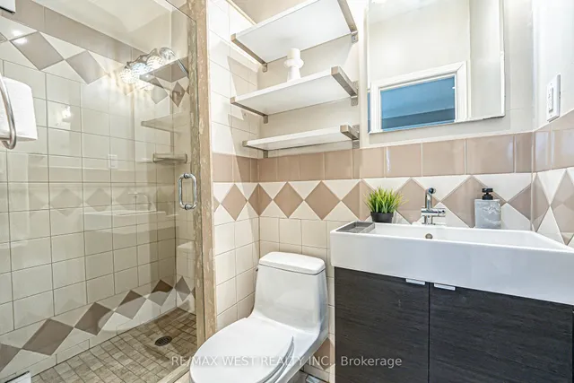 Additional image 21 of 712 Gladstone Ave