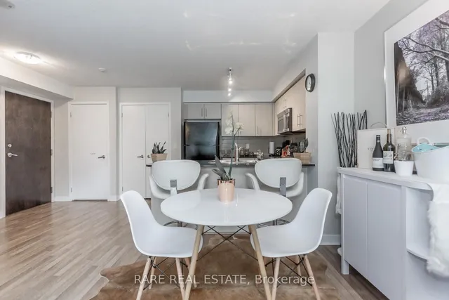 Additional image 8 of 12 Yonge St Unit 501