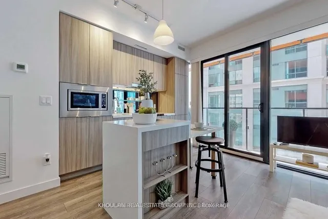 Additional image 2 of 215 Queen St Unit 812