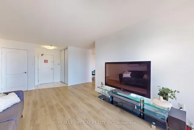 Additional image 6 of 330 Alton Towers Circ Unit 210