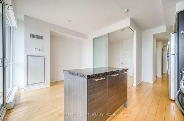 Additional image 11 of 386 Yonge St Unit 3414