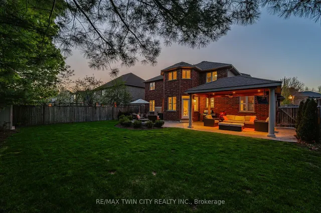 Additional image 48 of 533 Falconridge Cres