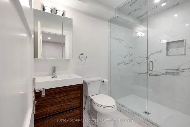 Additional image 49 of 38 Howland Ave