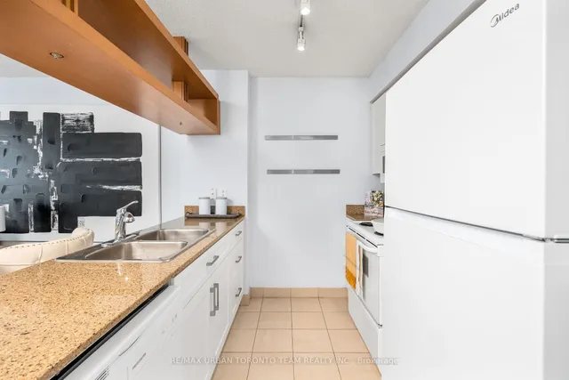 Additional image 11 of 81 Navy Wharf Crt Unit 2909