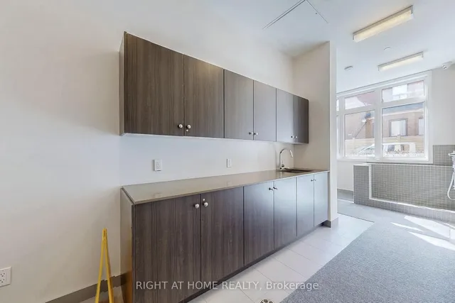Additional image 32 of 385 Osler St Unit 202