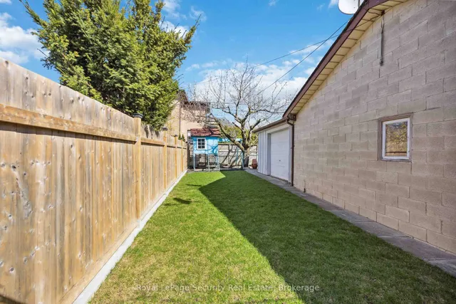 Additional image 38 of 1006 Briar Hill Ave