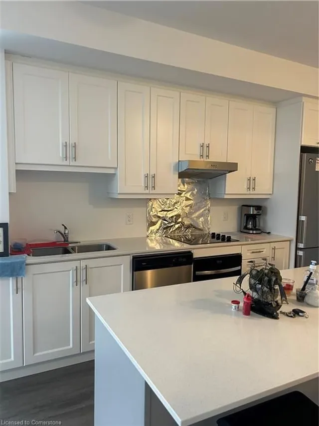 Additional image 5 of 600 North Service Road Rd