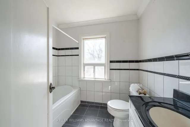 Additional image 10 of 144 Upper Canada Dr