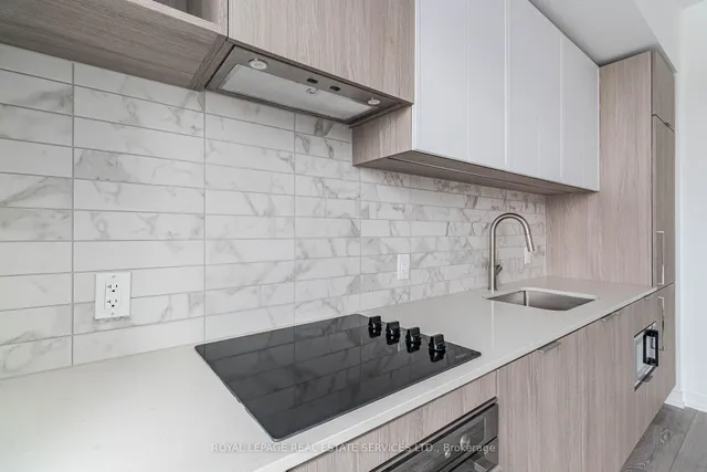 Additional image 13 of 2020 Bathurst St Unit 718