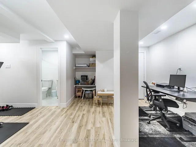 Additional image 30 of 144 Bloomsbury Ave