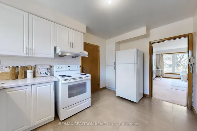 Additional image 9 of 4 Amulet St