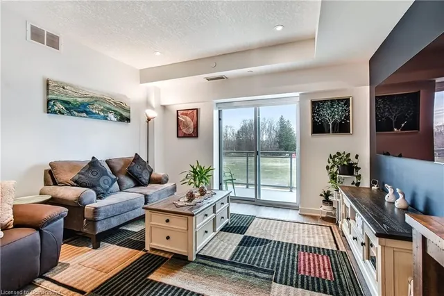 Additional image 15 of 16 Markle Cres Unit 403