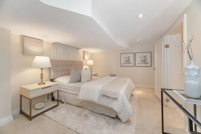 Additional image 27 of 33 Willingdon Blvd