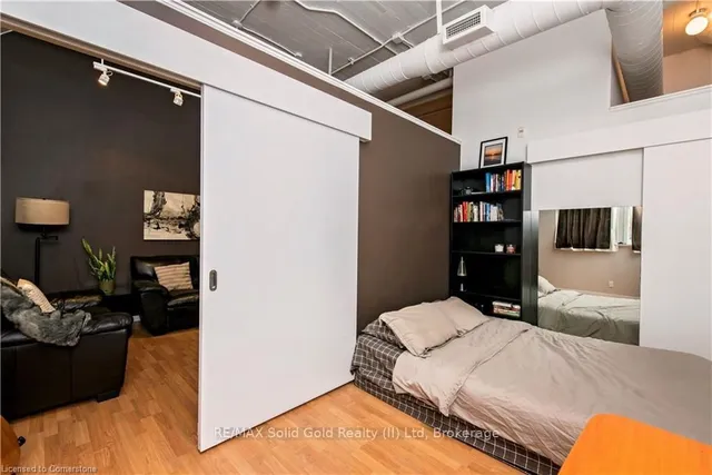 Additional image 8 of 410 King St Unit 124