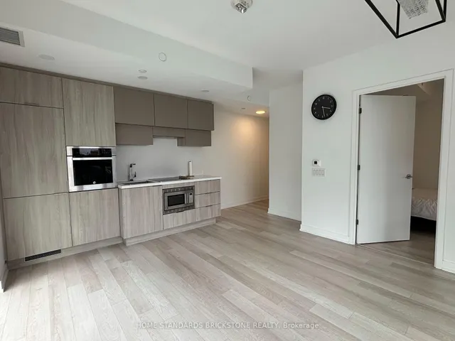 Additional image 8 of 39 Roehampton Ave Unit 609