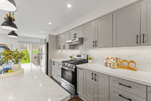 Additional image 30 of 1126 BONIN Cres