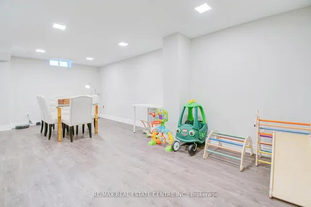 Additional image 38 of 21 Hawkway Crt