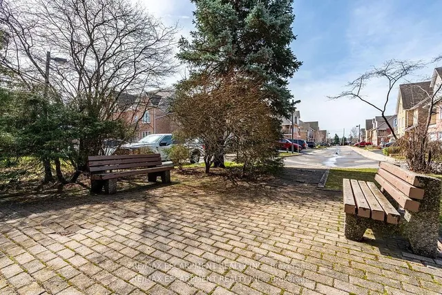 Additional image 30 of 2075 WALKERS Line Unit 246