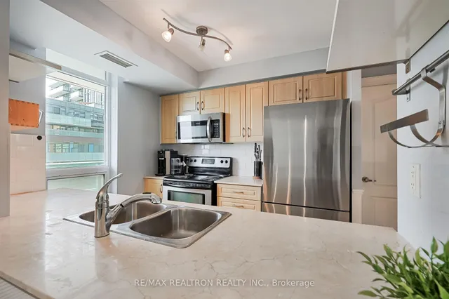 Additional image 10 of 212 Eglinton Ave Unit 803