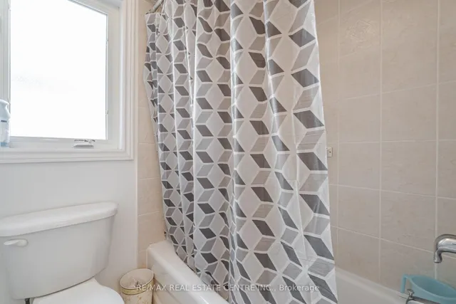 Additional image 32 of 7 Prince Edward Blvd